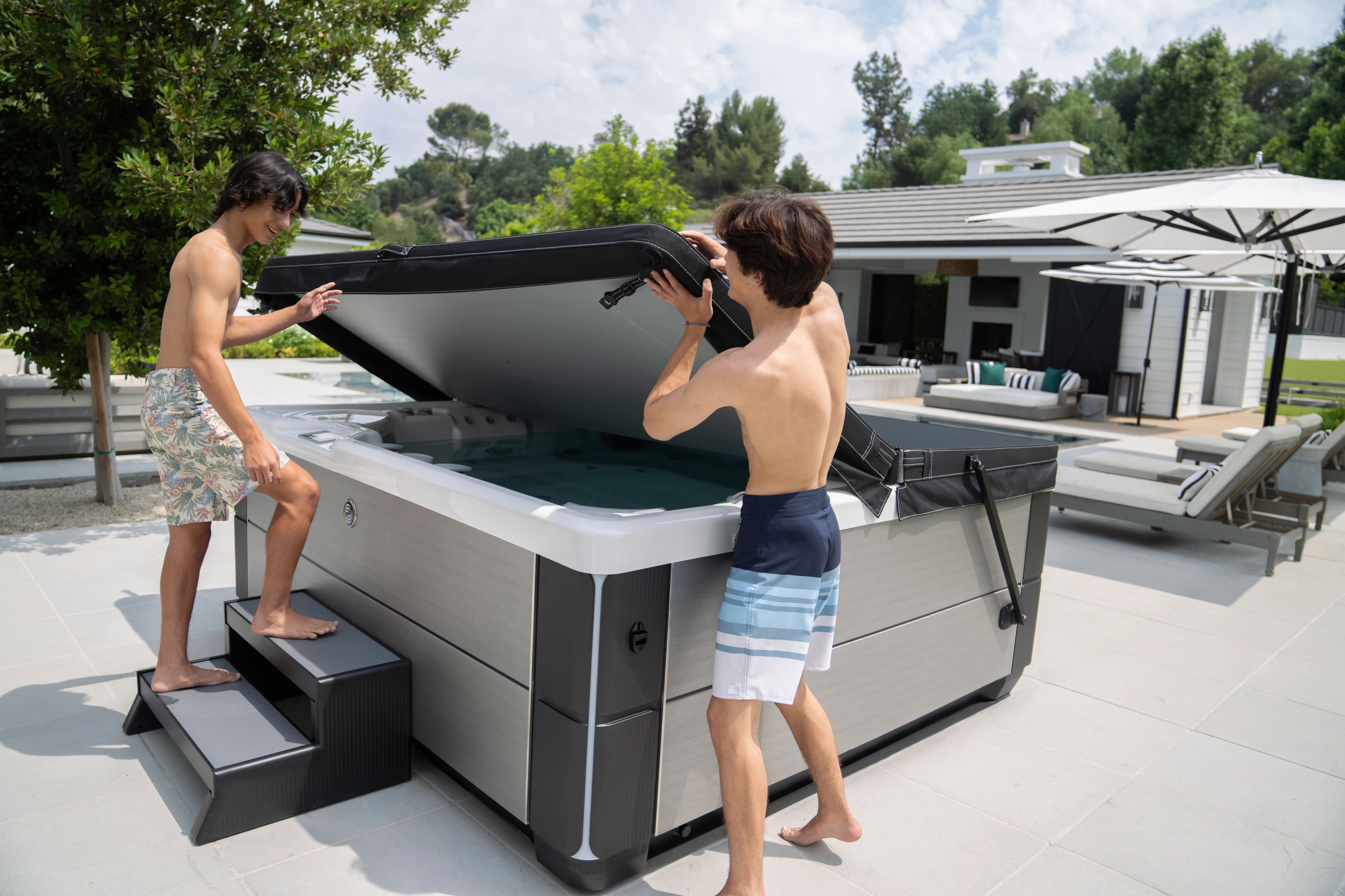 How to Choose a Hot Tub Cover (And Why it Matters More Than You Think)